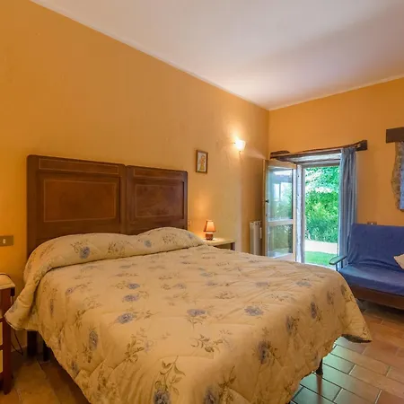 Дом отдыха In Hilly Area In Gubbio With Pool