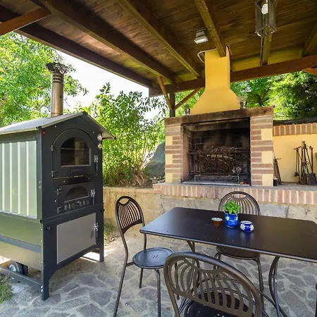 In Hilly Area In Gubbio With Pool Дом отдыха Biscina