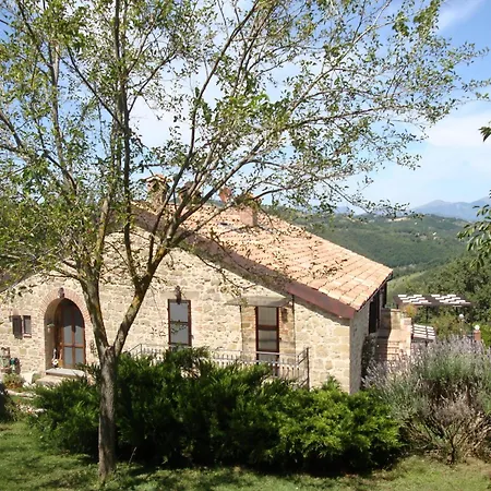 In Hilly Area In Gubbio With Pool Дом отдыха